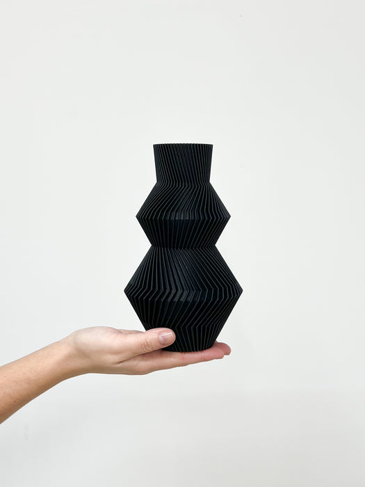 BIOPLASTIC VASE » black - VALENTINA